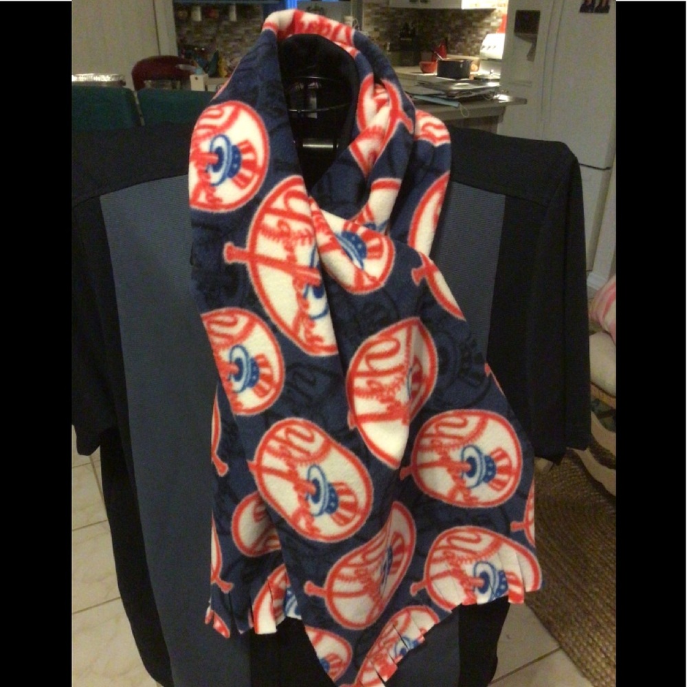 New York Yankees fringed scarf